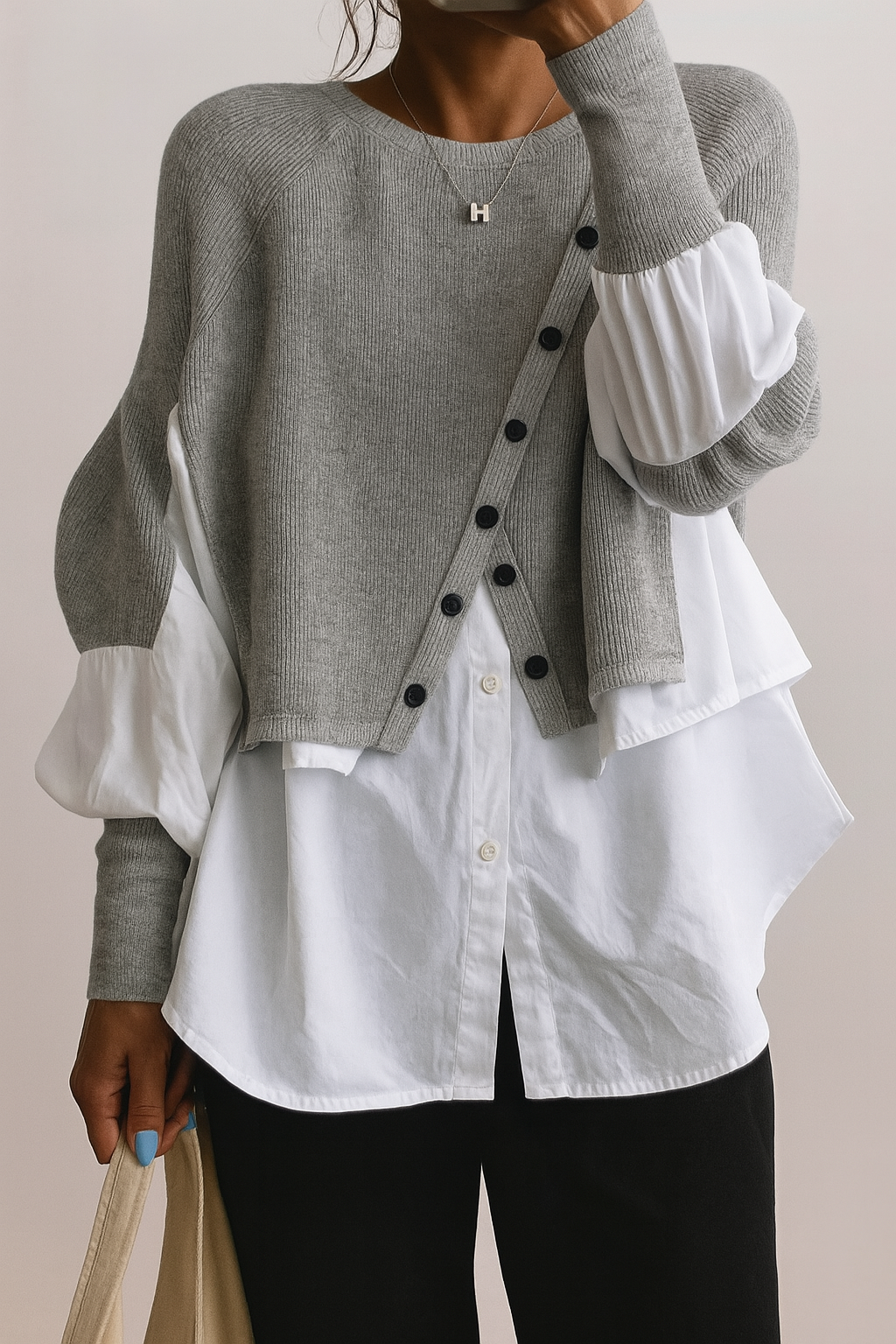 To-i-en pullover med hvid skjortekant