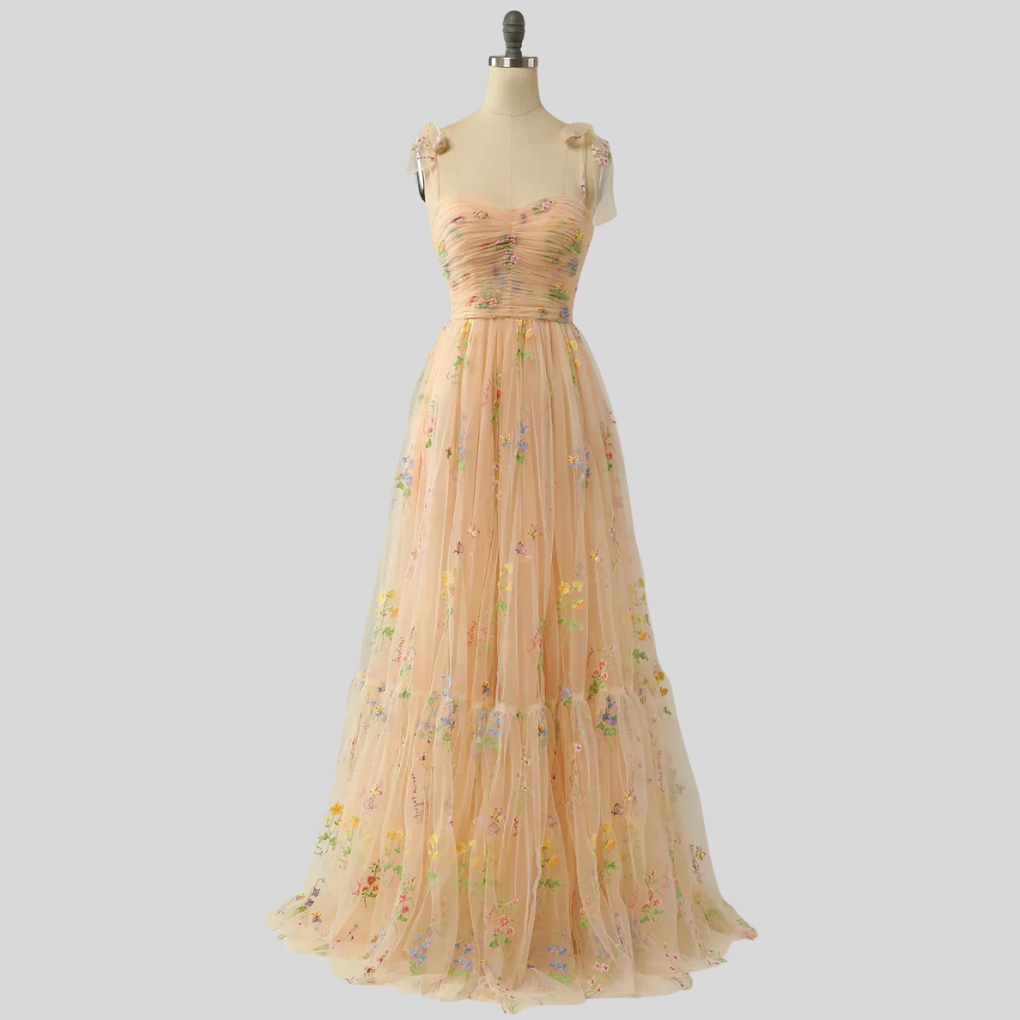 Elegant broderet tyl-ballkjole