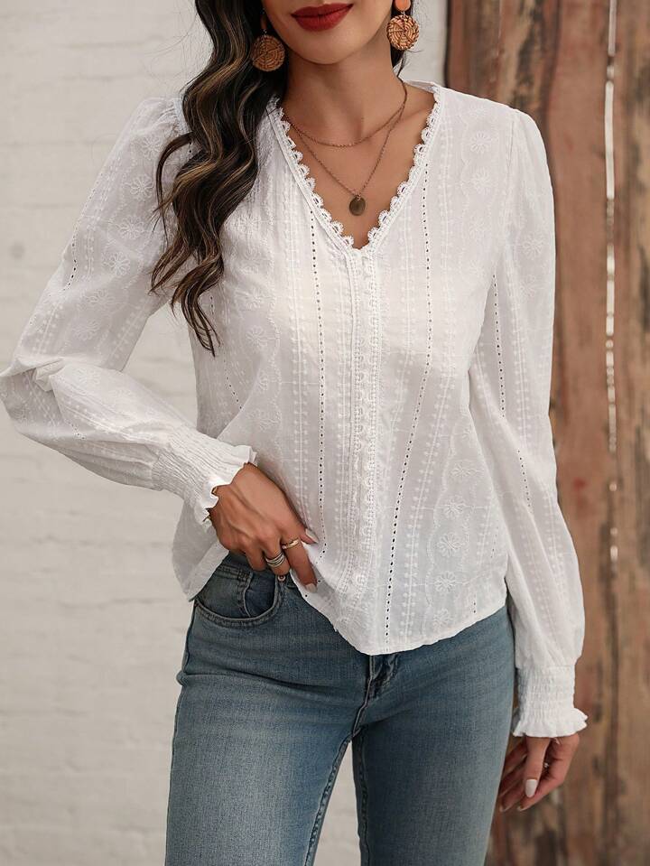 Kvinders V-hals Blonder Trim Bluse