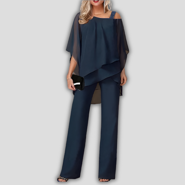 Elegant 2-delt chiffonbuksedragt med lagdelt kappe-top
