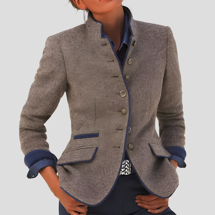 Elegant damejakke i ensfarvet design