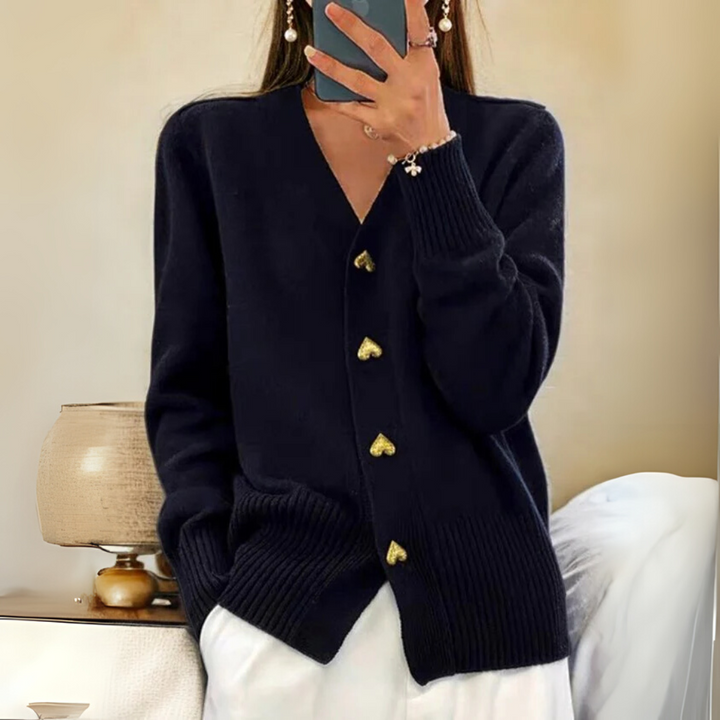 Varm cardigan i strik med knapper
