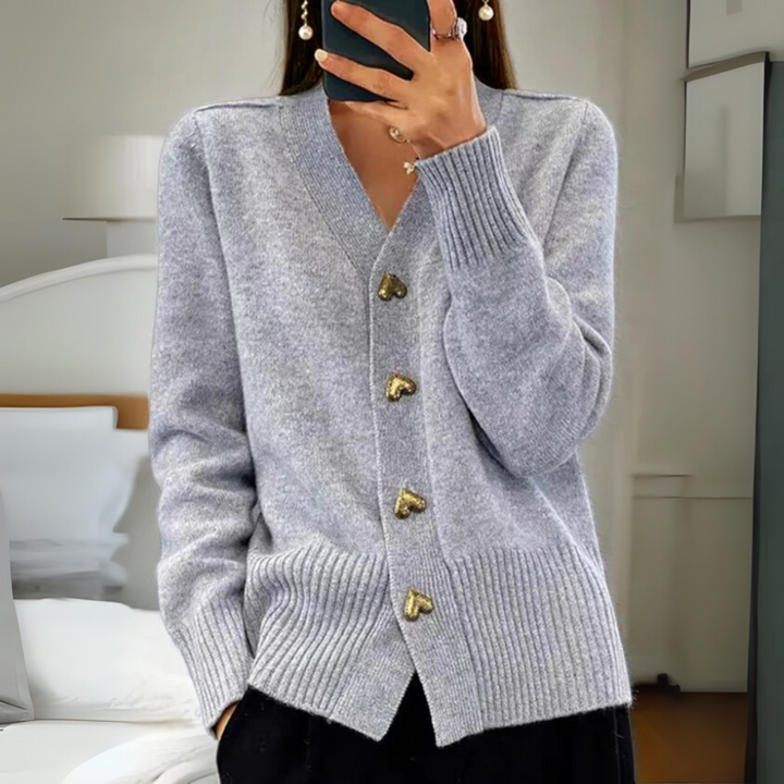 Varm cardigan i strik med knapper