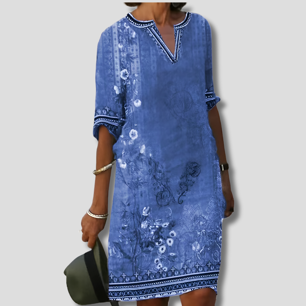 Ubesværet og behagelig bohemsk blomsterkjole med flæser