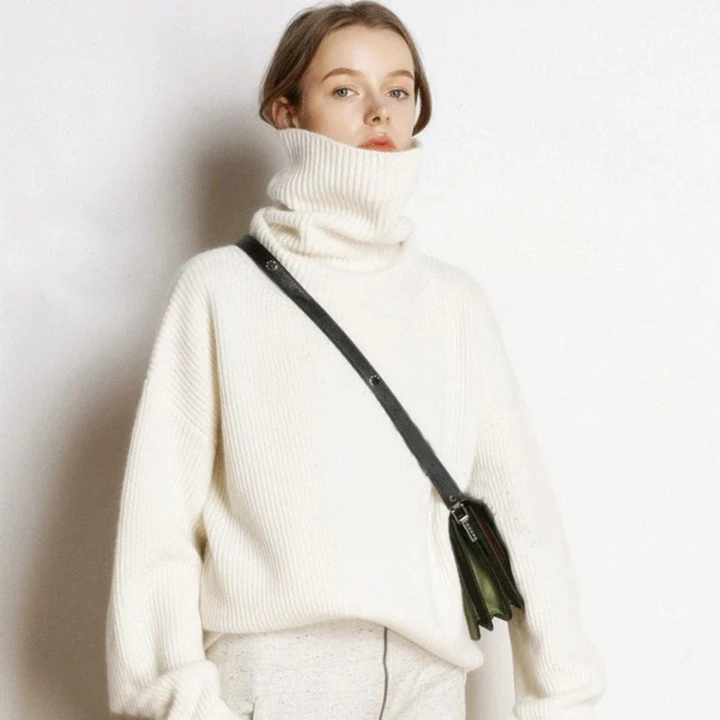 Oversized dametrøje med rullekrave