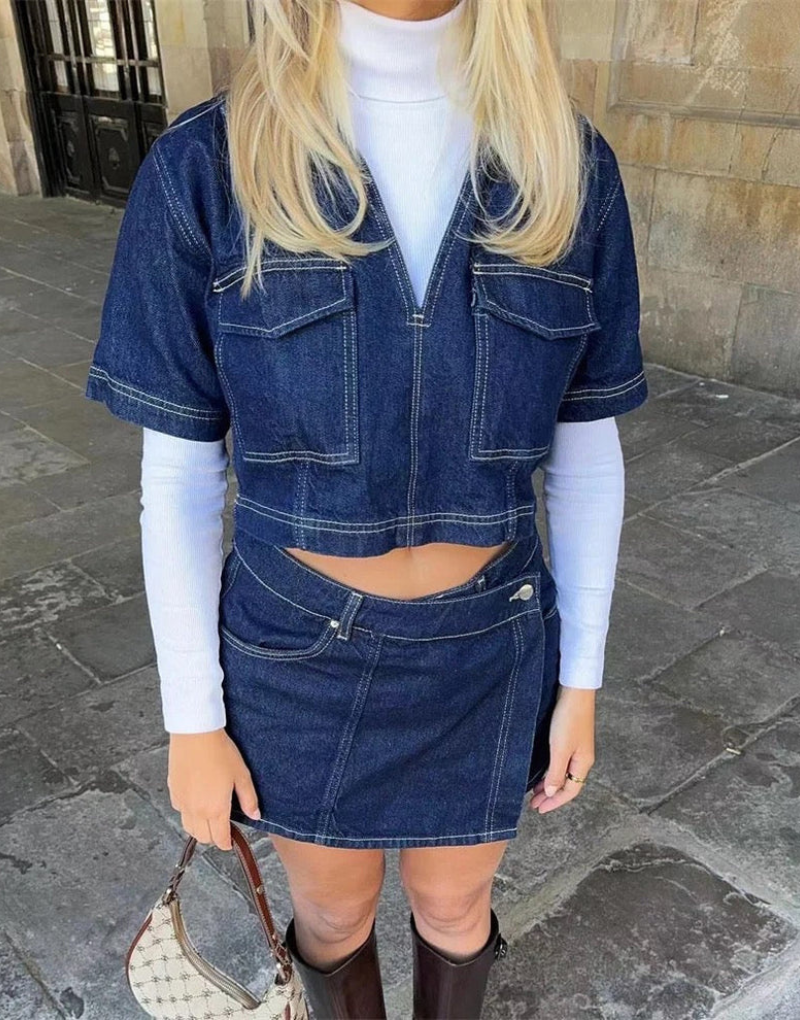 Todelt denimsæt med top og nederdel