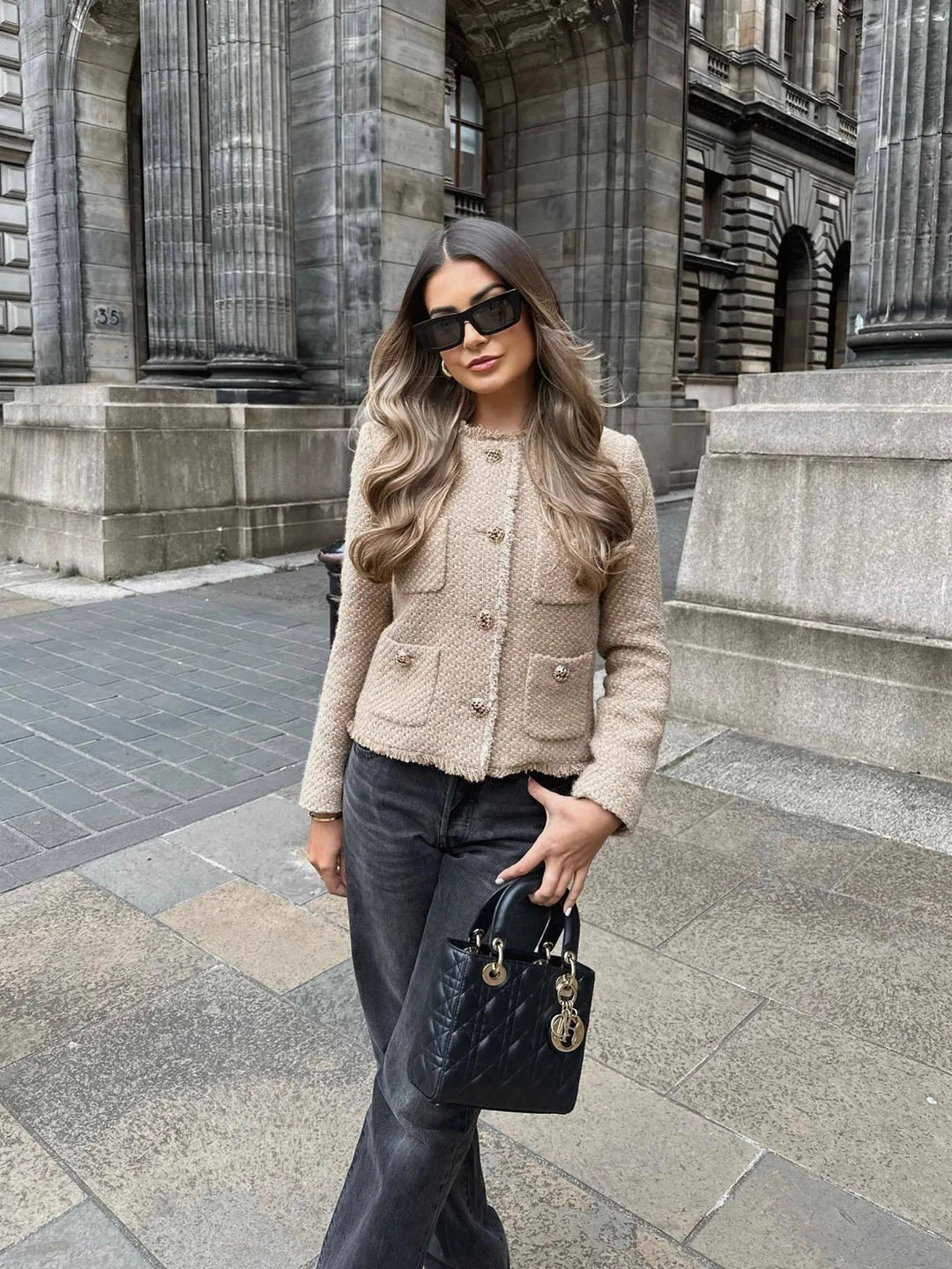 Sara | Elegant Kvinde Camel Tweed Jakke med Krave og Lommer-Modiva