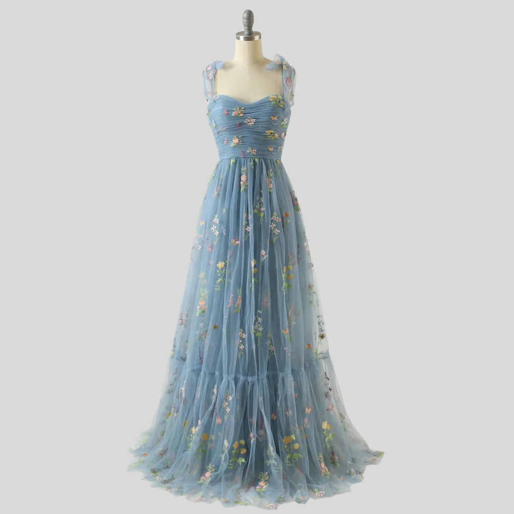 Elegant broderet tyl-ballkjole