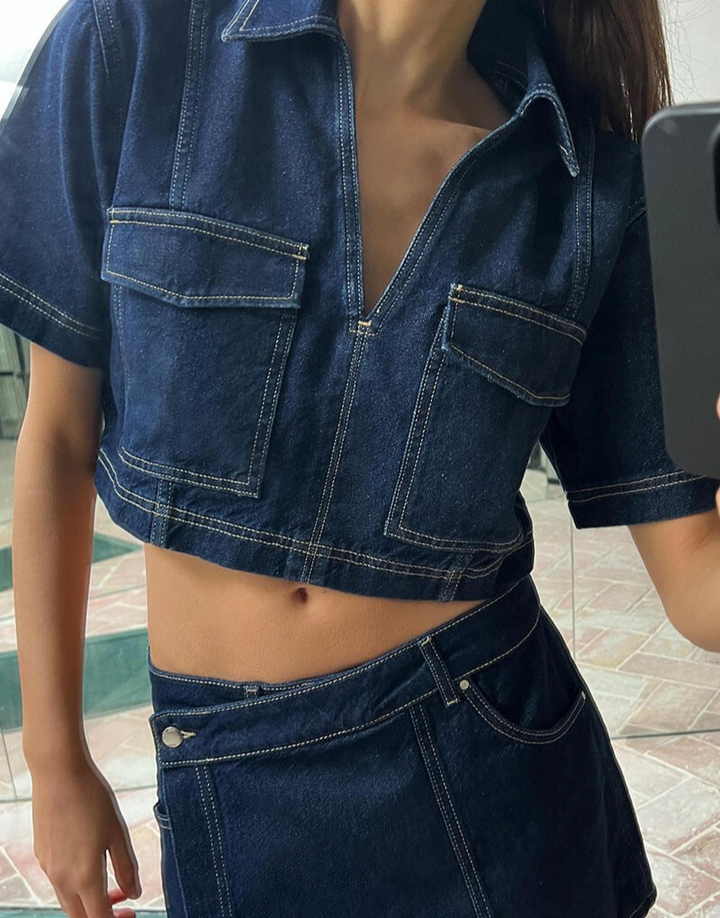 Todelt denimsæt med top og nederdel