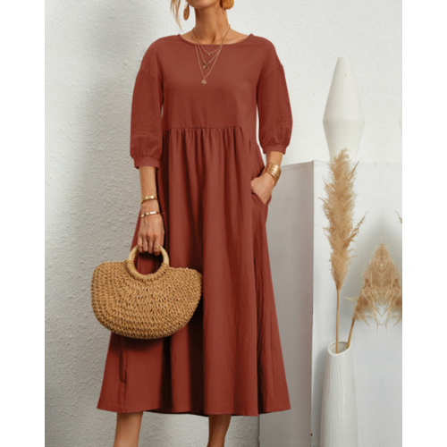 Elegant sommerkjole med smock til kvinder