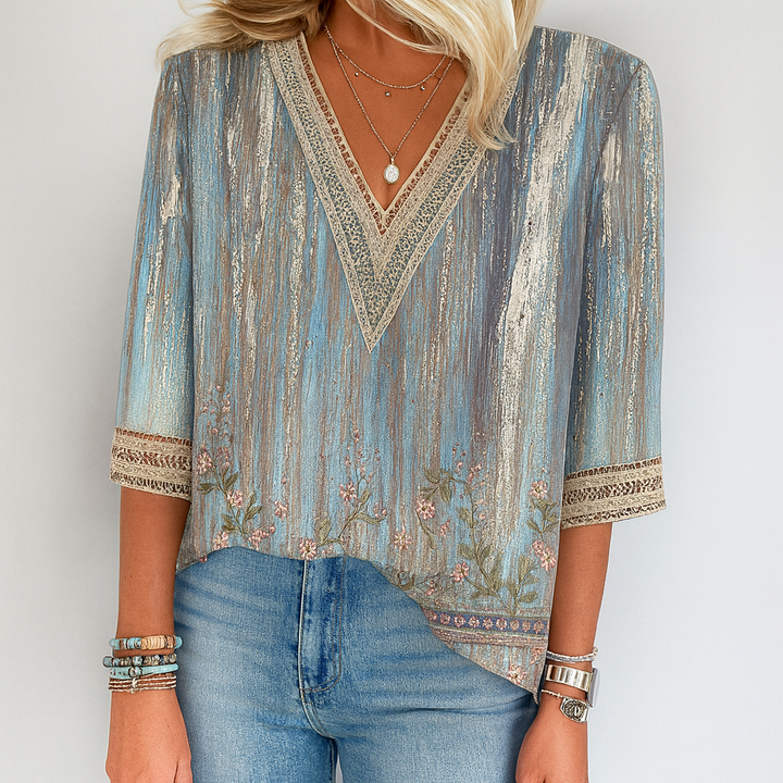 Løstsiddende bluse med V-hals og print