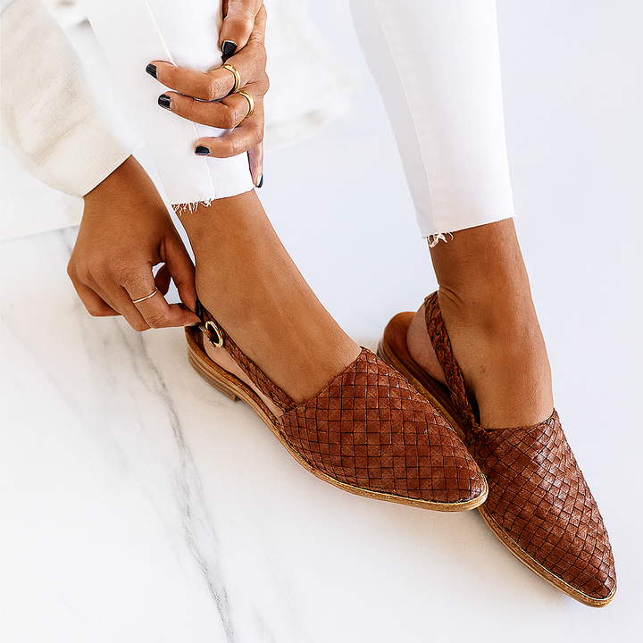Flade sandaler i retrostil i britisk stil