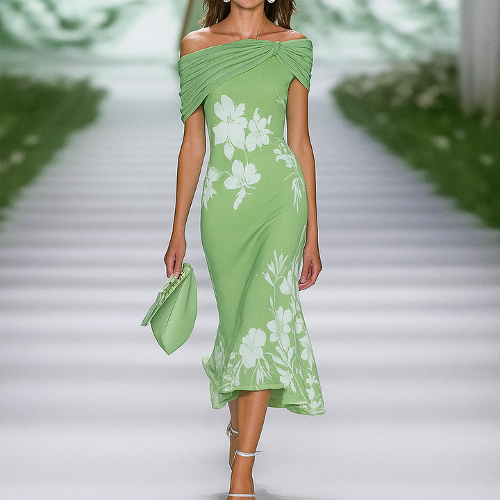 Kjole Med Draperinger Og Blomsterprint