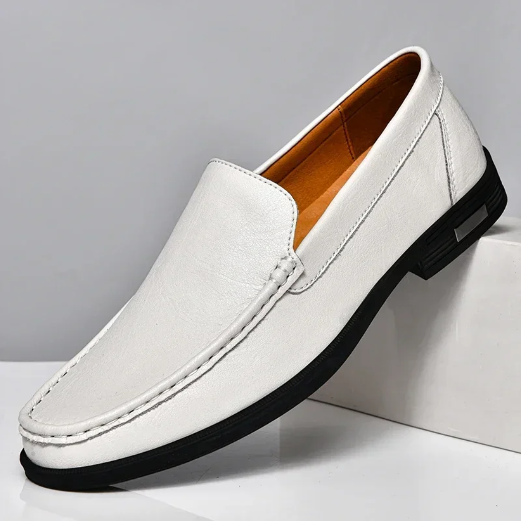 Håndsyede slip-on mokkasiner i læder