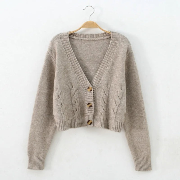 Kort strikket cardigan til kvinder – V-hals med knaplukning og kabelstrik Cardigans