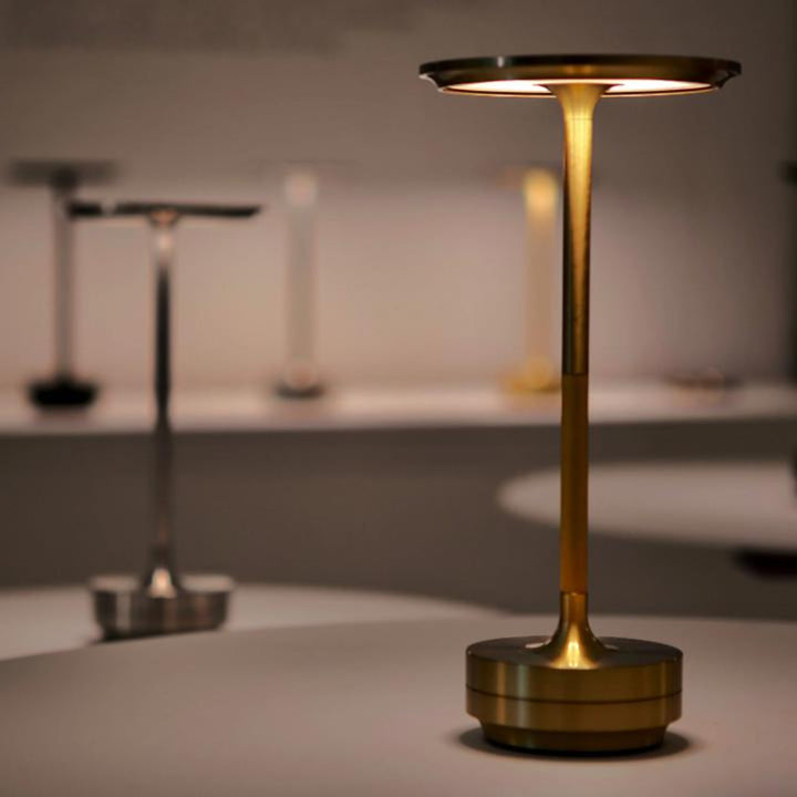 Bærbar ledningsfri bordlampe