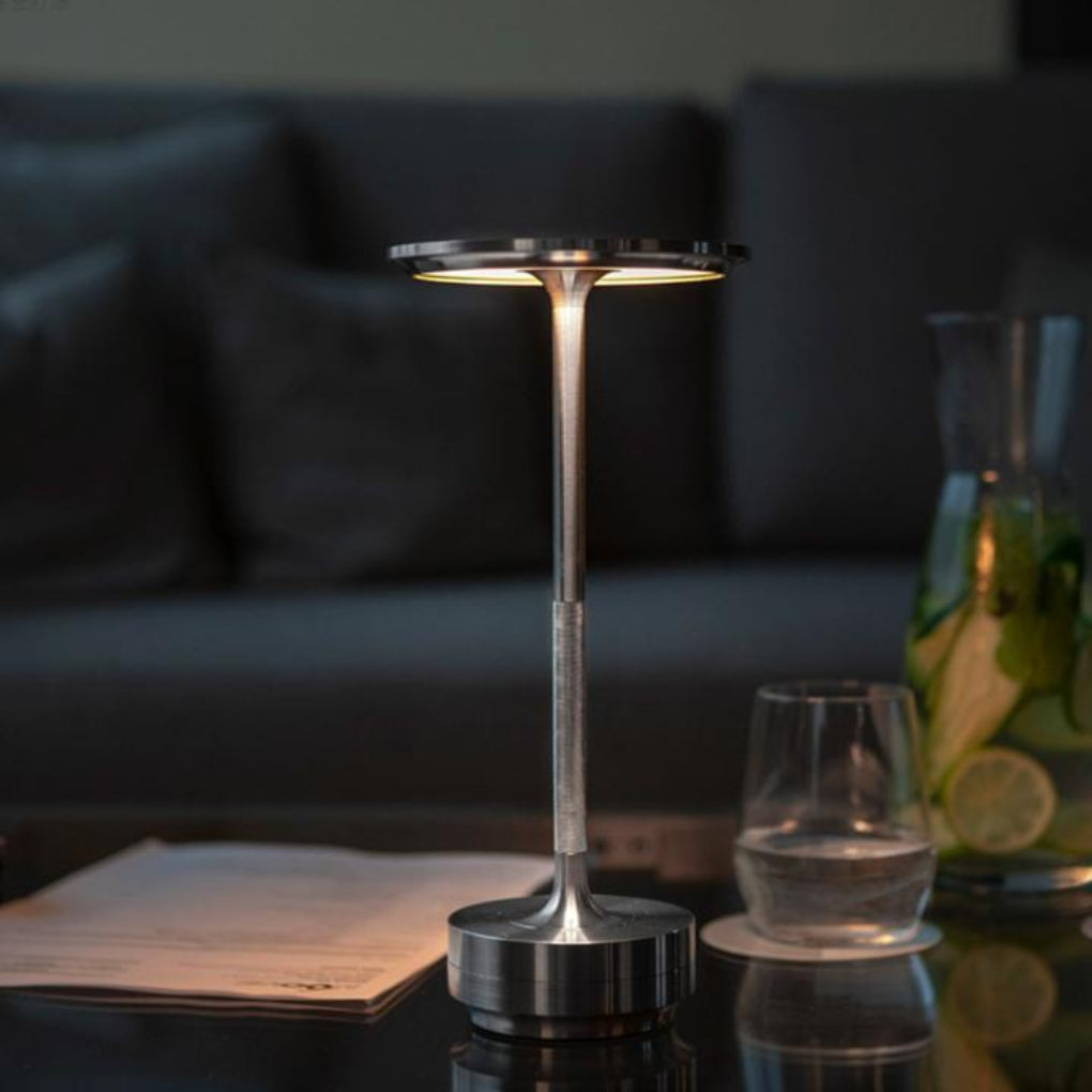 Bærbar ledningsfri bordlampe