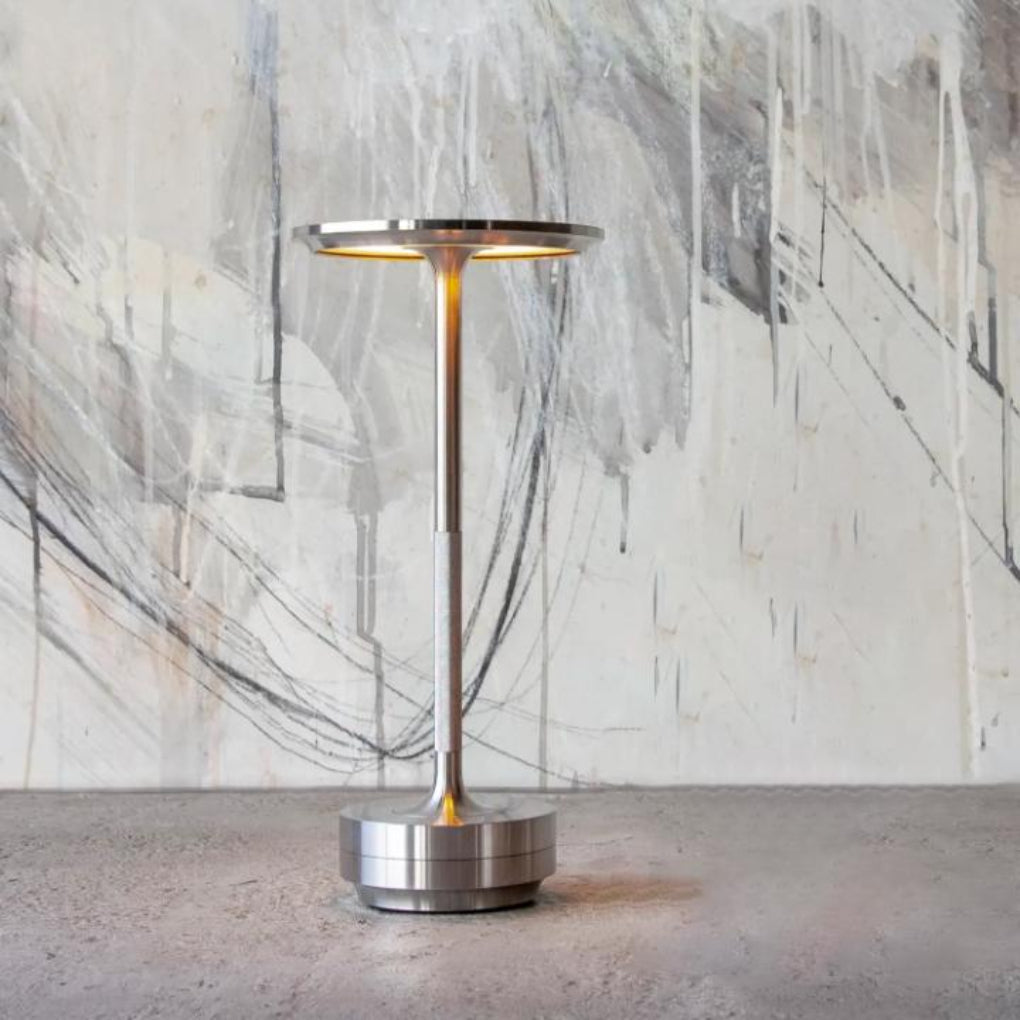 Bærbar ledningsfri bordlampe