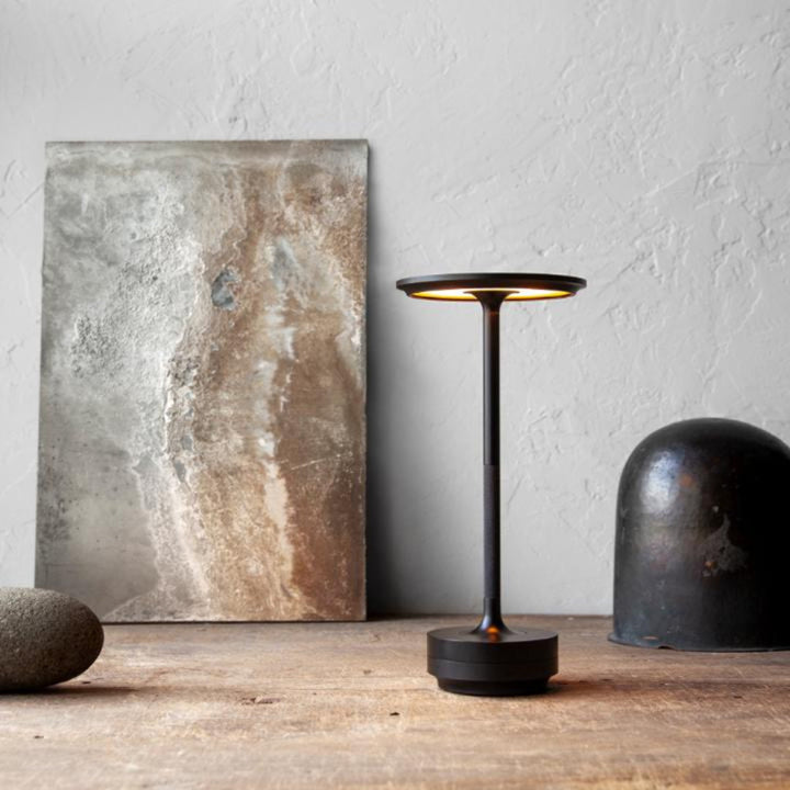 Bærbar ledningsfri bordlampe