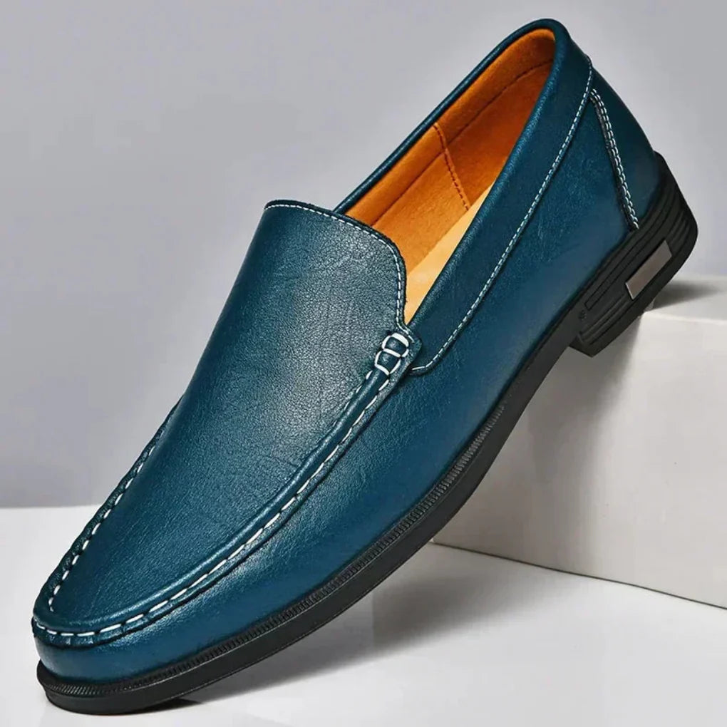 Håndsyede slip-on mokkasiner i læder