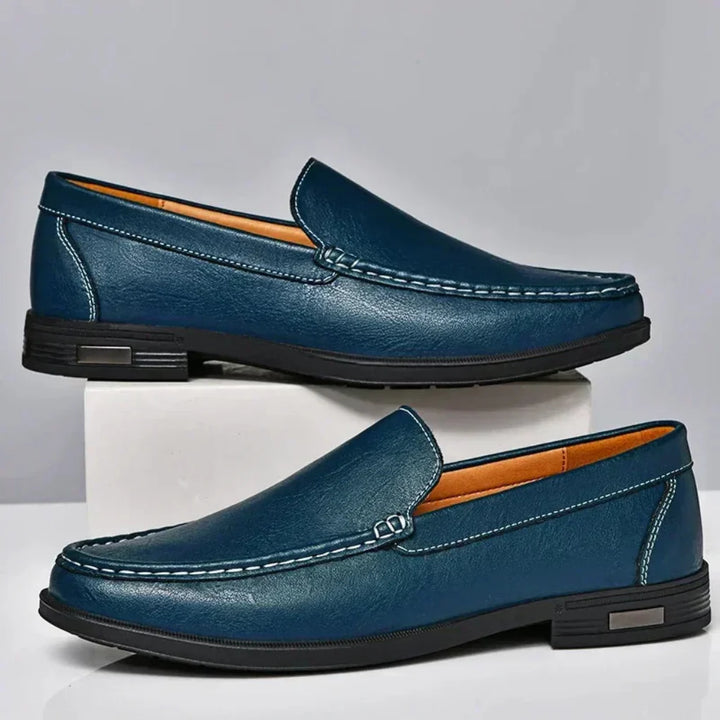 Håndsyede slip-on mokkasiner i læder