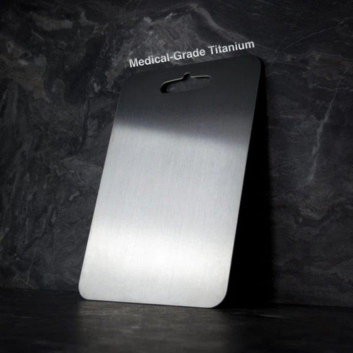 Titanium skærebræt – Hygiejnisk og bæredygtigt køkkenredskab