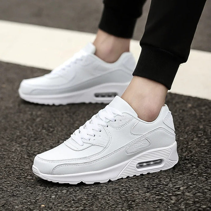Hvide lædersneakers med høj sål til mænd