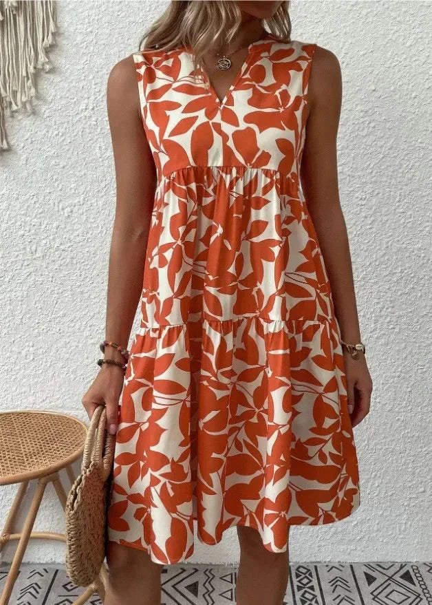 Elegant sommerkjole med V-hals og feminin silhuet